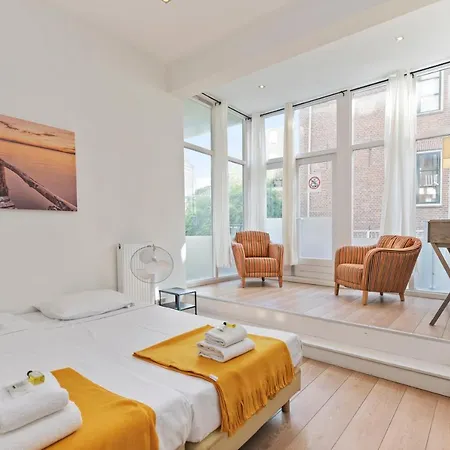 Canal View With Private Balcony *