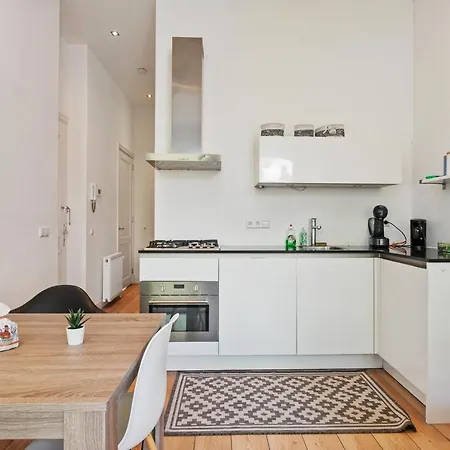 Апартаменты Canal View With Private Balcony Амстердам