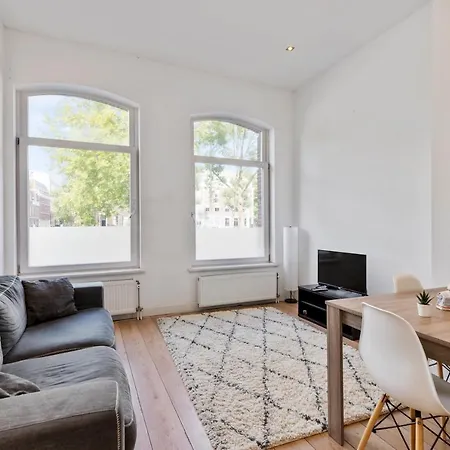 Canal View With Private Balcony Апартаменты