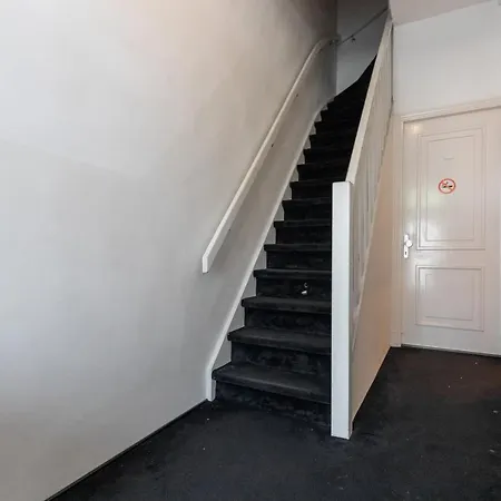Апартаменты Canal View With Private Balcony Амстердам